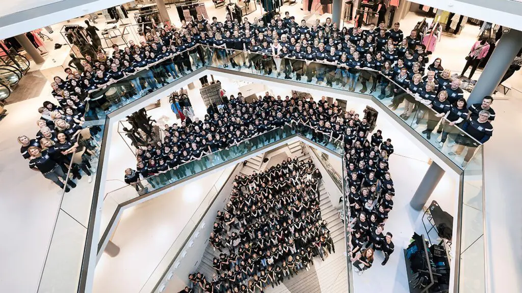 Bild von den Mitarbeitern im Sporthaus