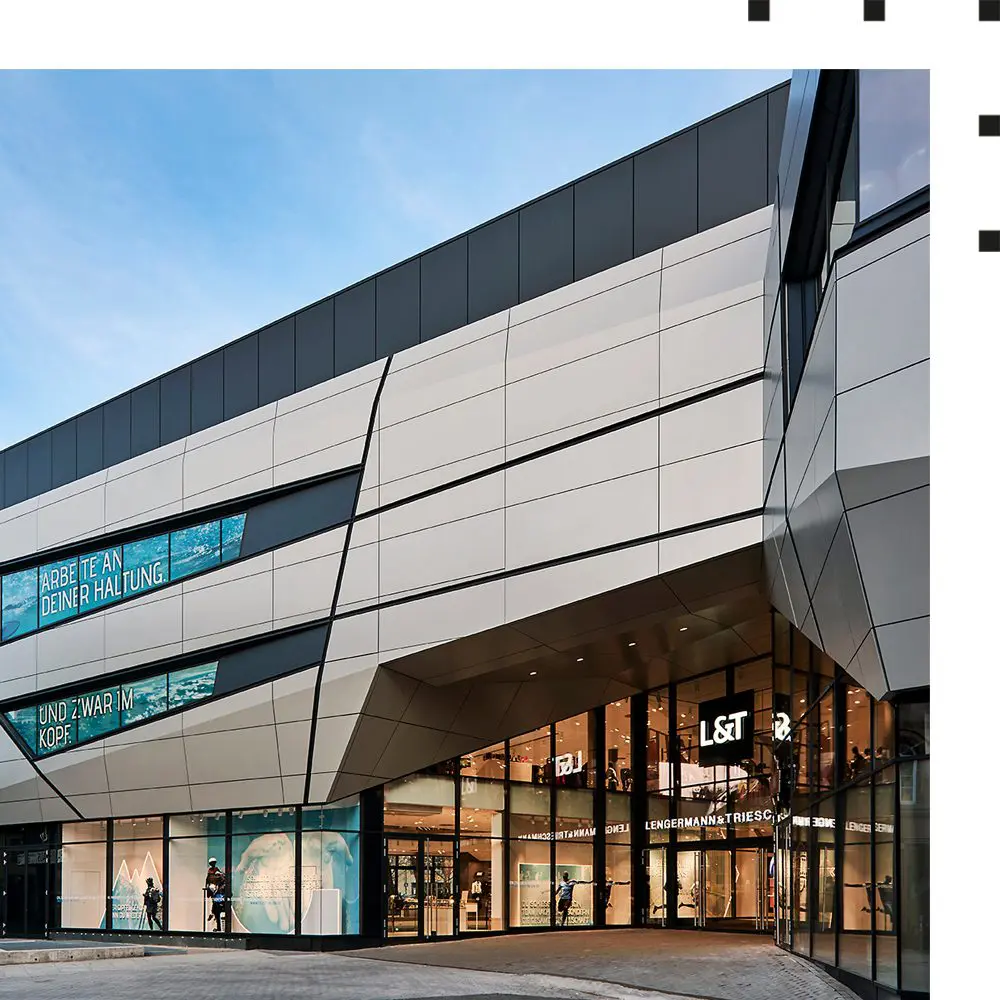 L&T Sporthaus Fassade